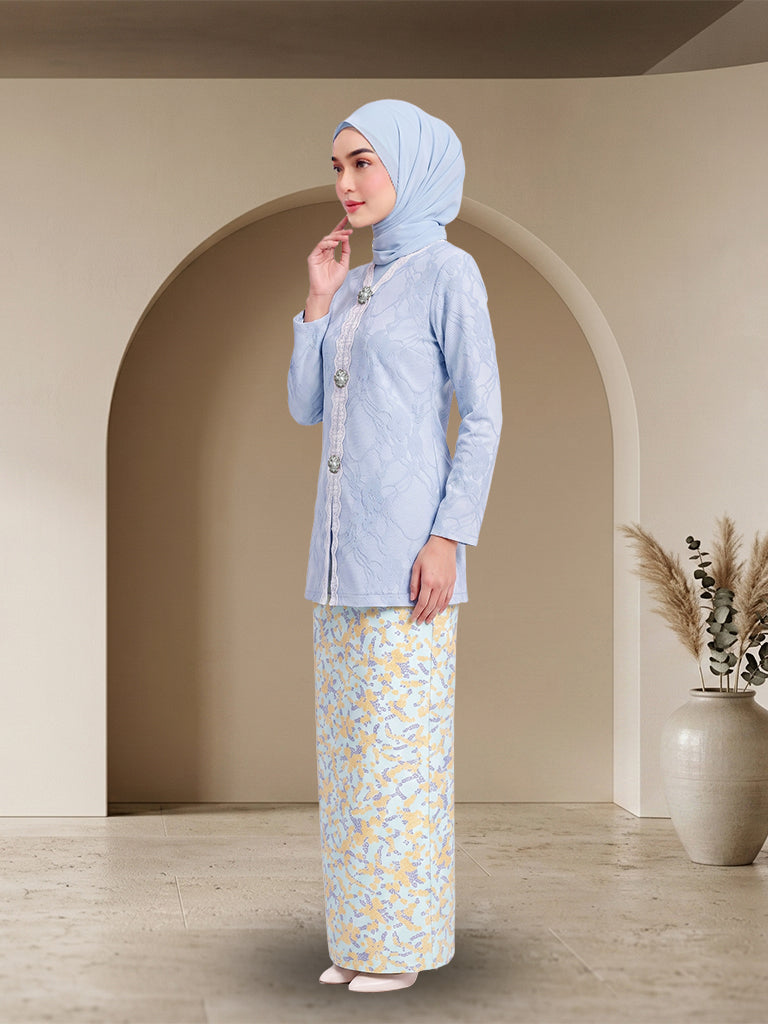 【Pre-order】Elegant Lace Embroidered Baju Kurung Modern Set