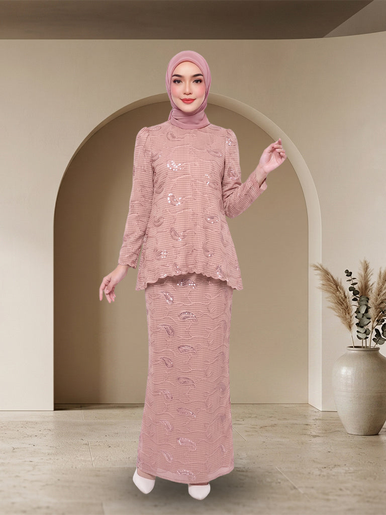 【Pre-order】Elegant Embroidered Jubah Seluar Moden Set