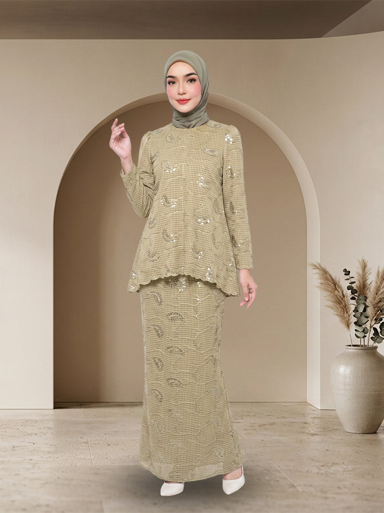 【Pre-order】Elegant Embroidered Jubah Seluar Moden Set