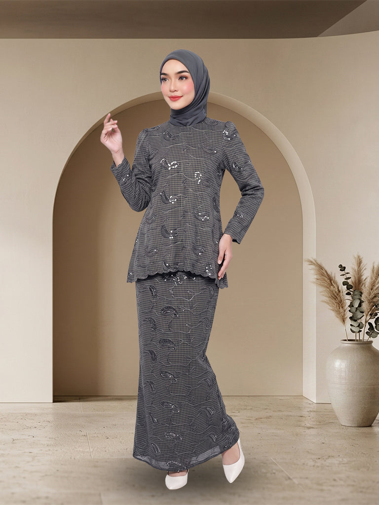 【Pre-order】Elegant Embroidered Jubah Seluar Moden Set