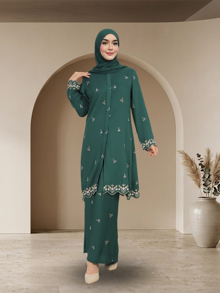 Baju Kurung Moden Sulam Elegan Wanita