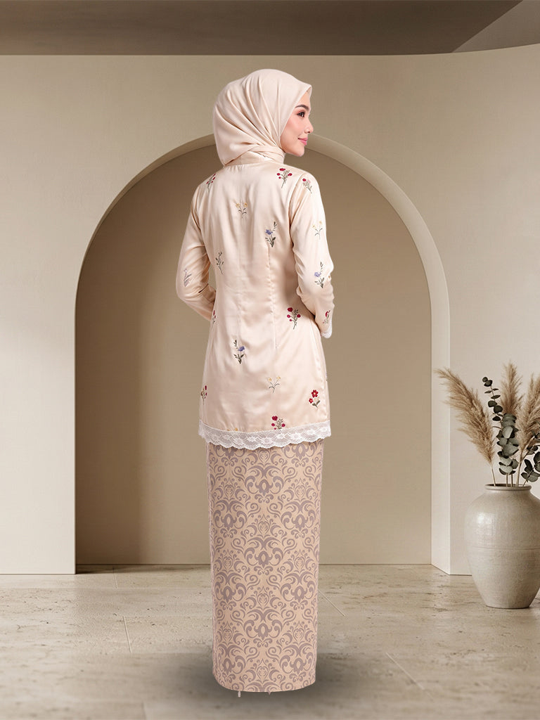 【Pre-order】Elegant Floral Embroidered Baju Kurung Modern Set