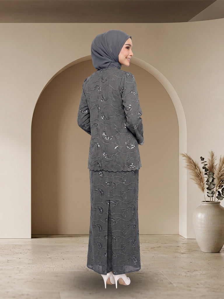 【Pre-order】Elegant Embroidered Jubah Seluar Moden Set