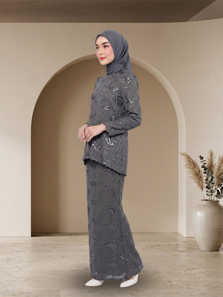 【Pre-order】Elegant Embroidered Jubah Seluar Moden Set