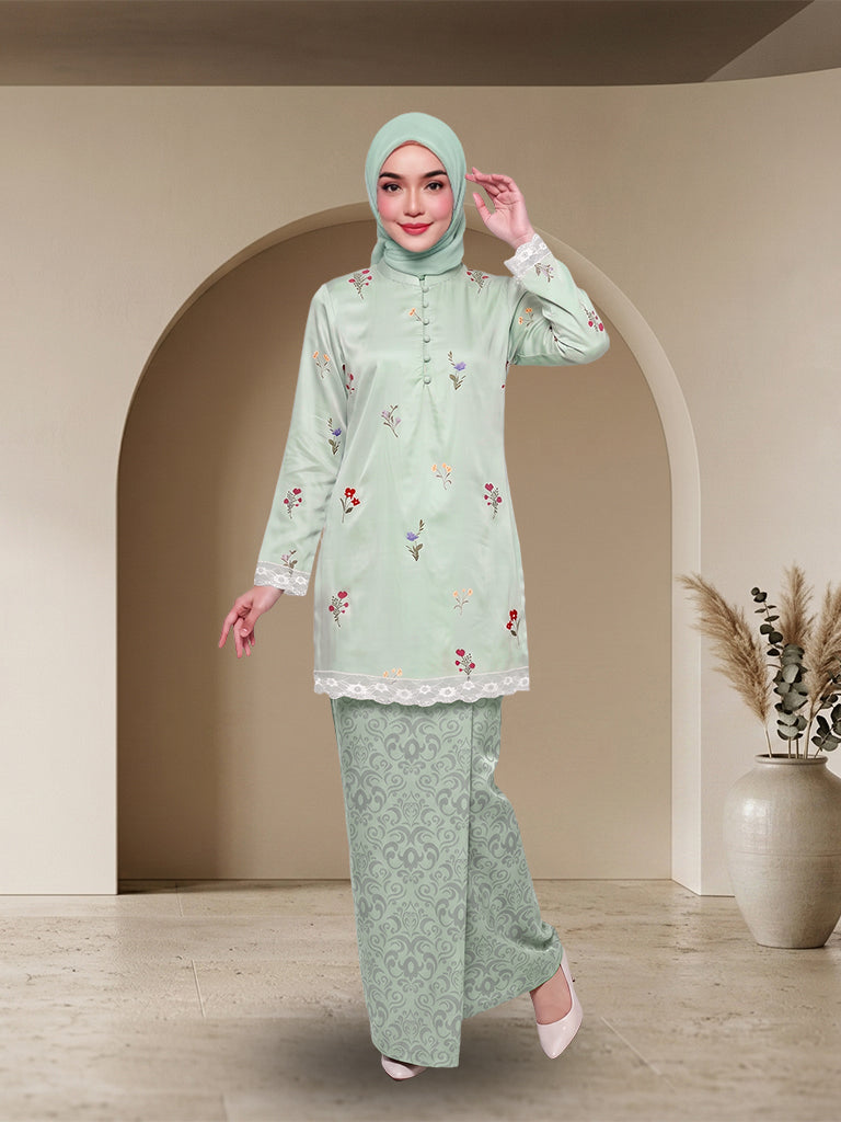 【Pra-tempah】Set Baju Kurung Moden Sulaman Bunga Elegan