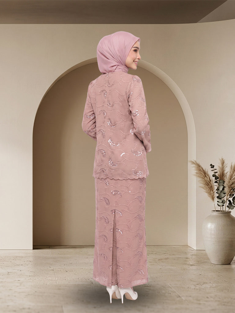 【Pre-order】Elegant Embroidered Jubah Seluar Moden Set