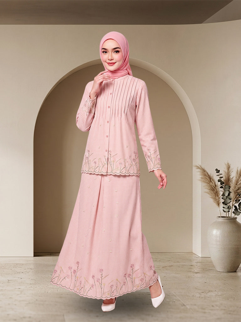【Pre-order】Floral Embroidered Checkered Baju Kurung Set Wanita Muslimah