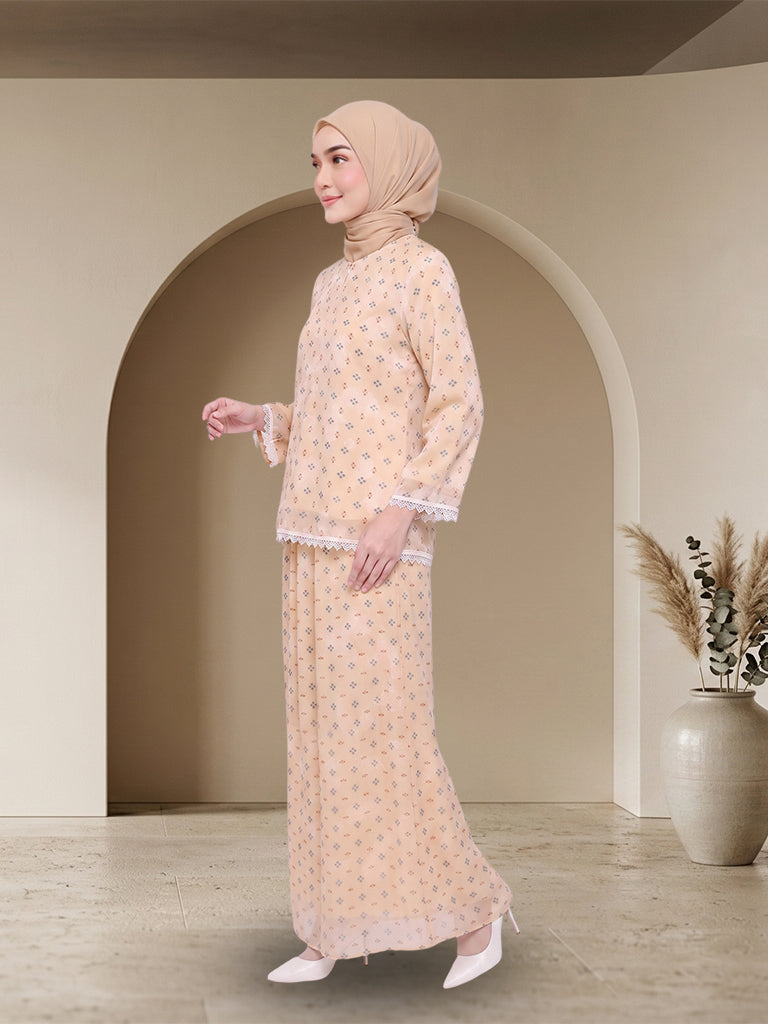 【Pre-order】Elegant Floral Kurung Moden Muslimah Set
